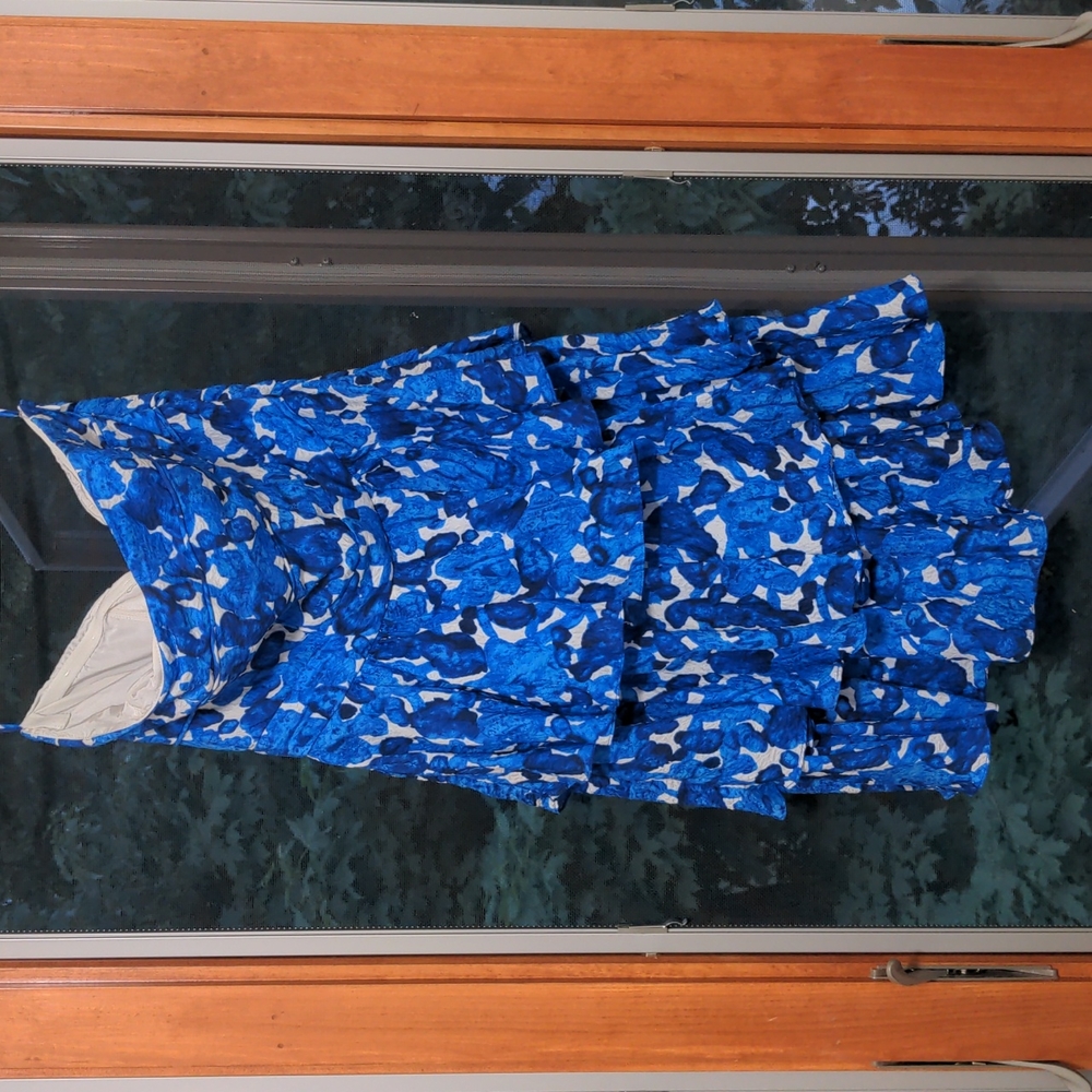 Cynthia Steffe blue and white tiered strapless dress size 4
